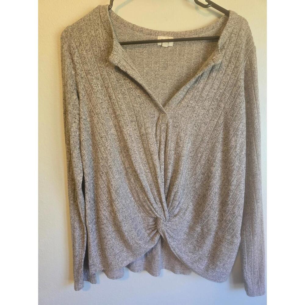 BKE Heather Grey V Neck Long Sleeve with Twist bottom (M)